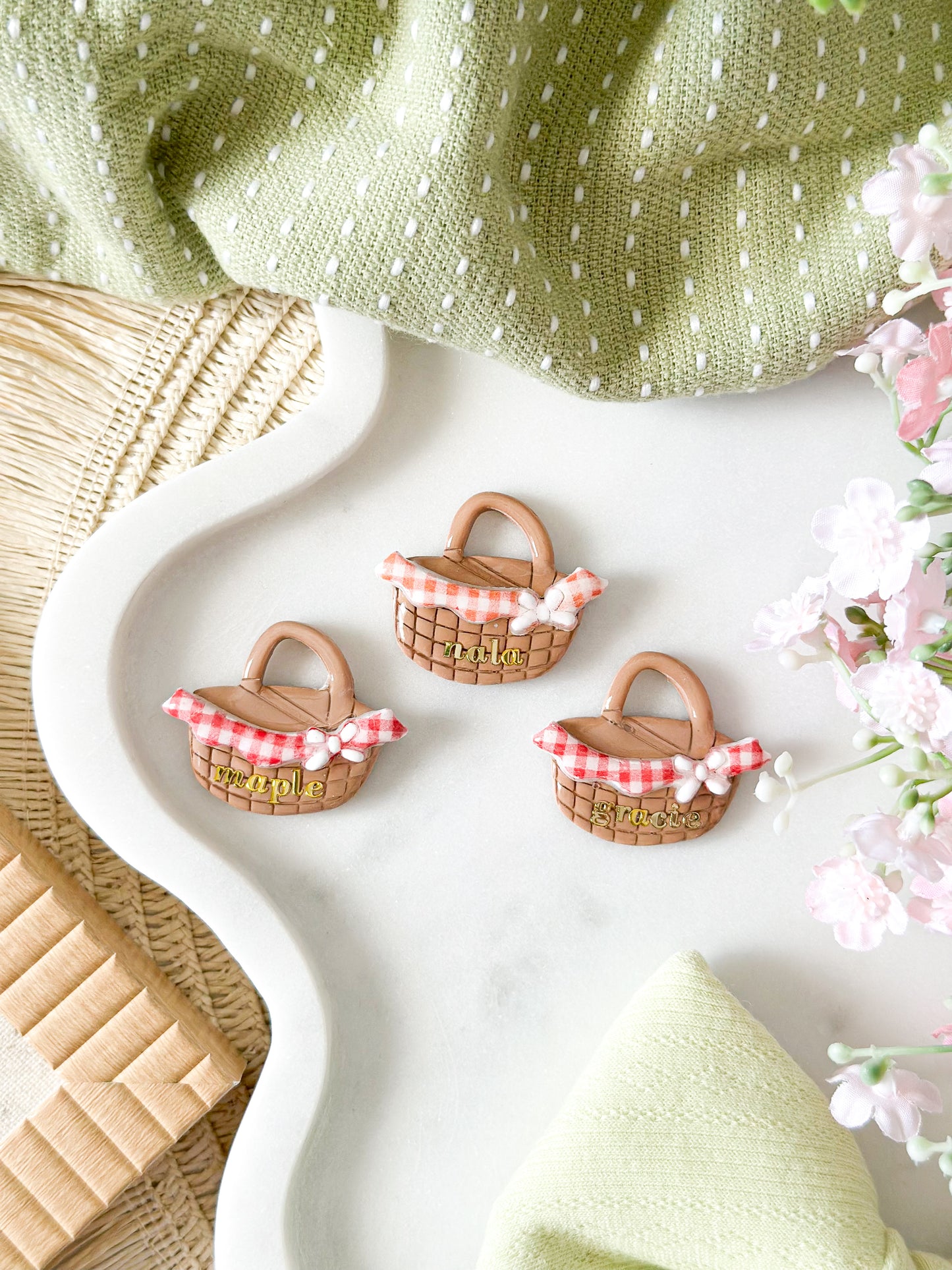 gingham picnic basket | pet id tag