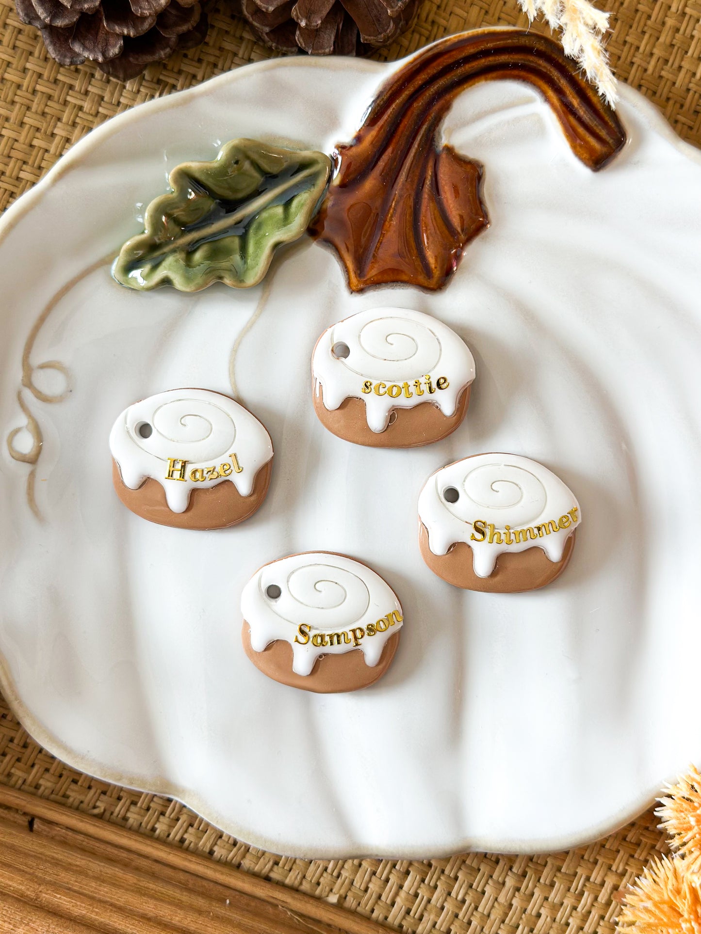 cinnamon roll | pet id tag