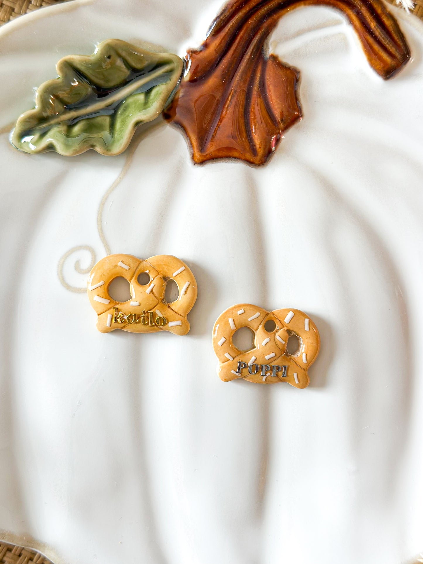 pretzel | pet id tag